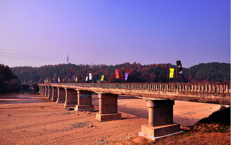 Museom Village Bridge