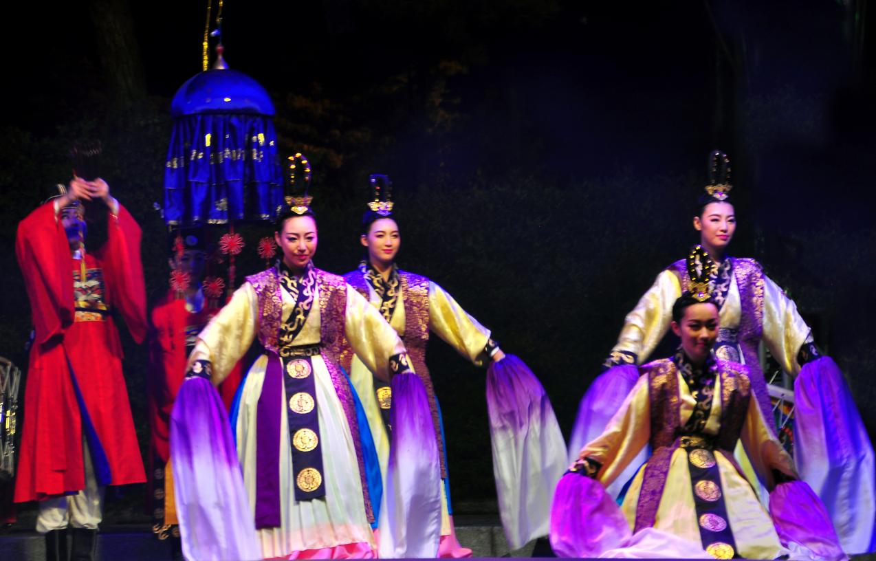 A Korean Traditional Dance Experience at the Daejeon Summer Festival 2012
