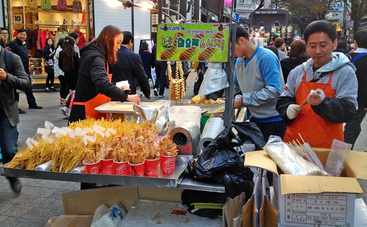 A Potato Food Stall Moment in Myeongdong, Seoul