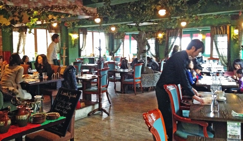 Cozy alcoves by the window are popular. 